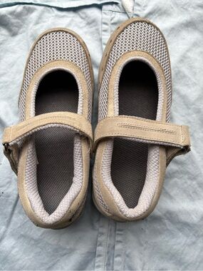 Orthofeet flats, size 5 (wide) with velcro